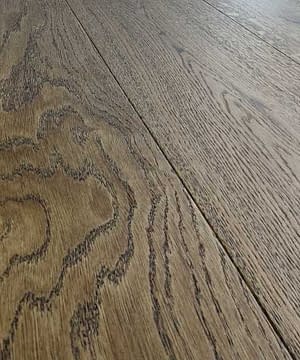 14mm Nutmeg Engineered Oak Flooring Brushed & Lacquered 190mm Wide