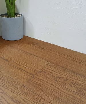 Lavish Hearth Engineered European Oak 15mm LED Oil