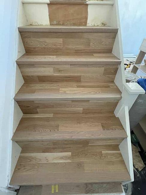 installing oak flooring on stairs