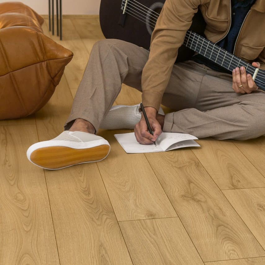 Quick-Step Classic Sandy Oak Laminate Flooring CLM5802