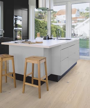 Boen Chaletino Oak Pale White Canyon Brushed Live Pure Lacquer 300mm