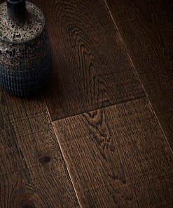 Contemporary Click Engineered Vagar Oak Flooring Brushed & Saw Cut
